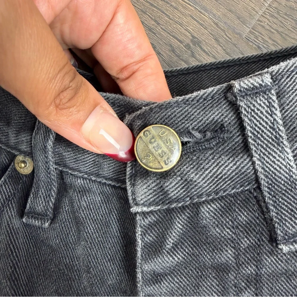 Guess High Rise Women’s Jeans in Washed Black - Picture 2 of 10